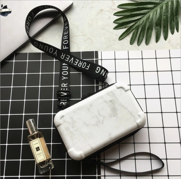 Custom ABS+PC Portable Waterproof Marble Makeup Case Outdoor Girl&prime;s Crossbody Hard Shell Bag Fashion Cosmetic Washable Case